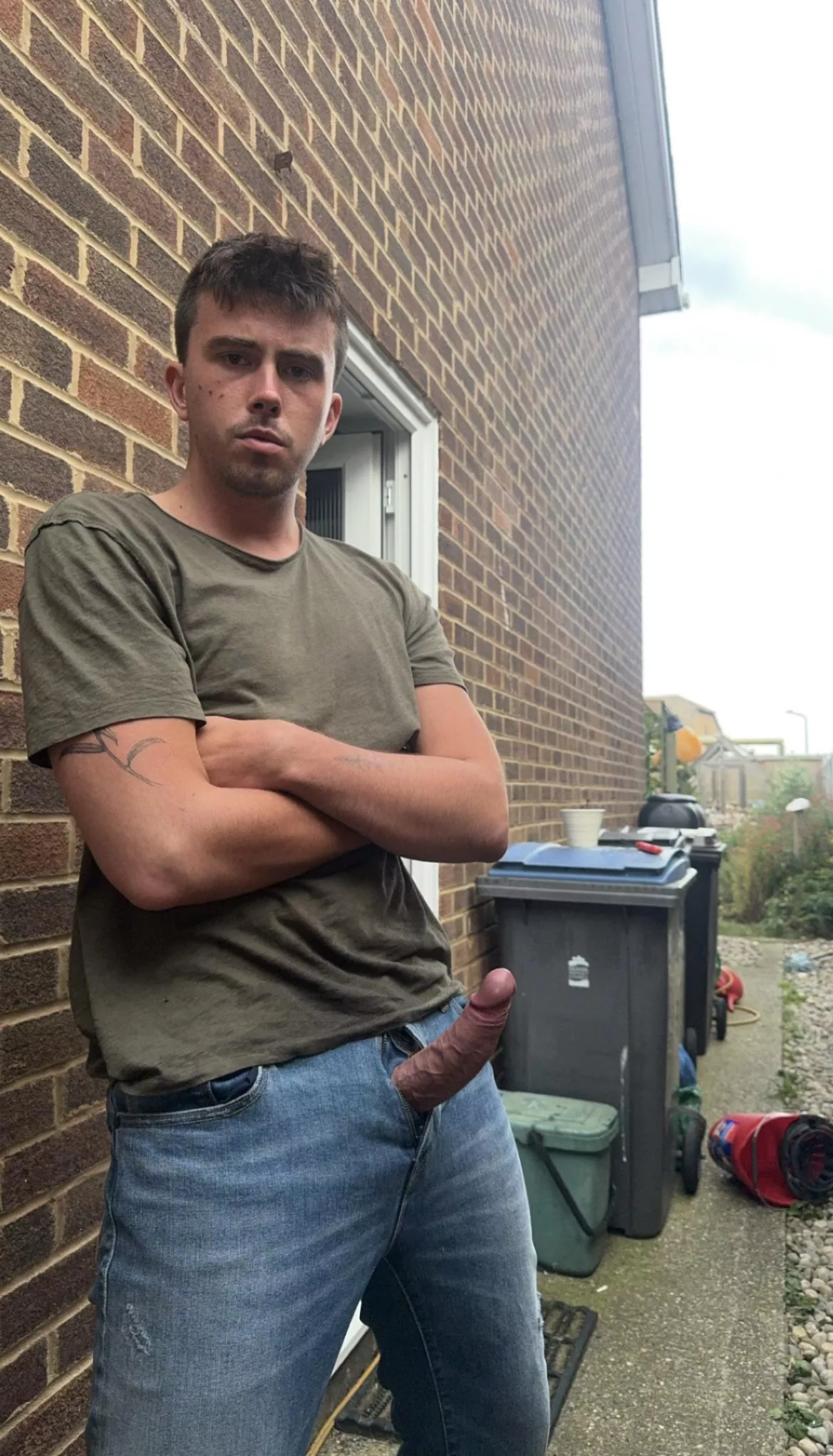 Just hanging out  posted by B1972euk