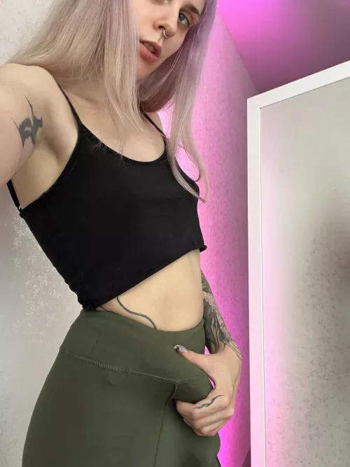 Look how much it's throbbing....it wants you by Bouncing_Evil