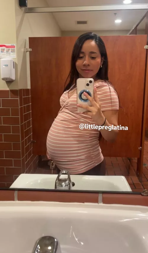 Love taking pics to my bump in every mirror I find  by littlepreglatina