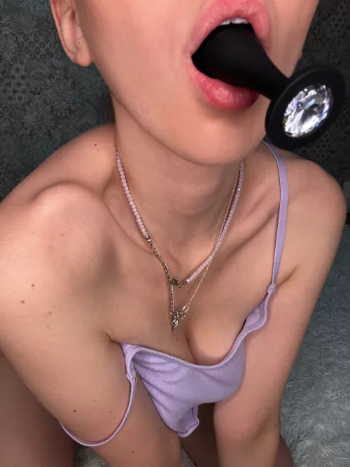 mouth or ass? [f] by peachieeva