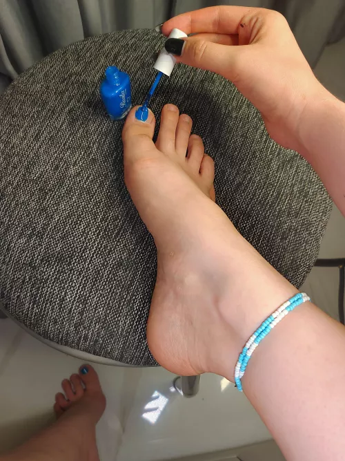 My new pedicure makes me feel chic by Blue_Paradise_