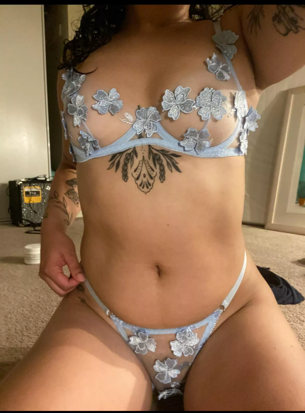 Need a bbc to breed me in front of my bf posted by Sharingiscaring79