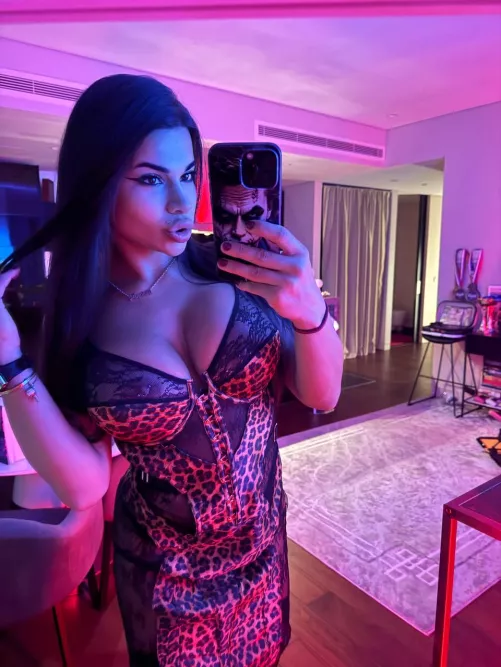 Nighty fishnet makes selfie better by amukydza