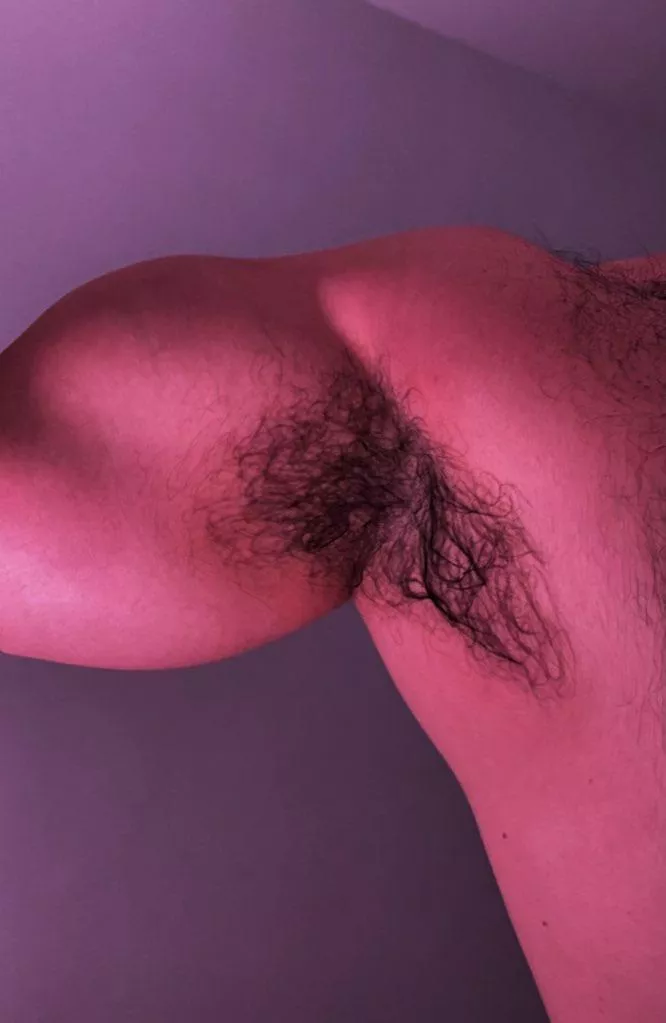 Pit and sweat  posted by armpitwoll