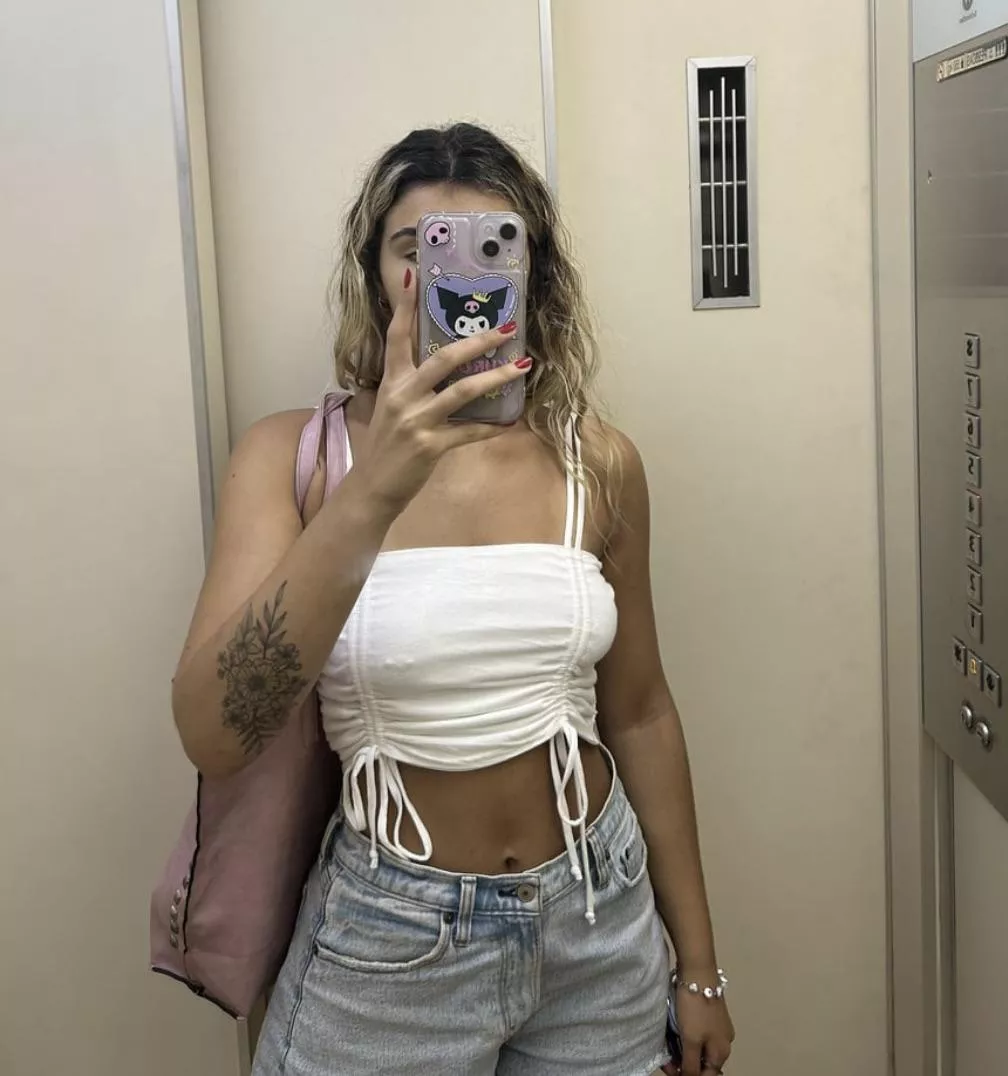 Pokies in public posted by ripemangobaby