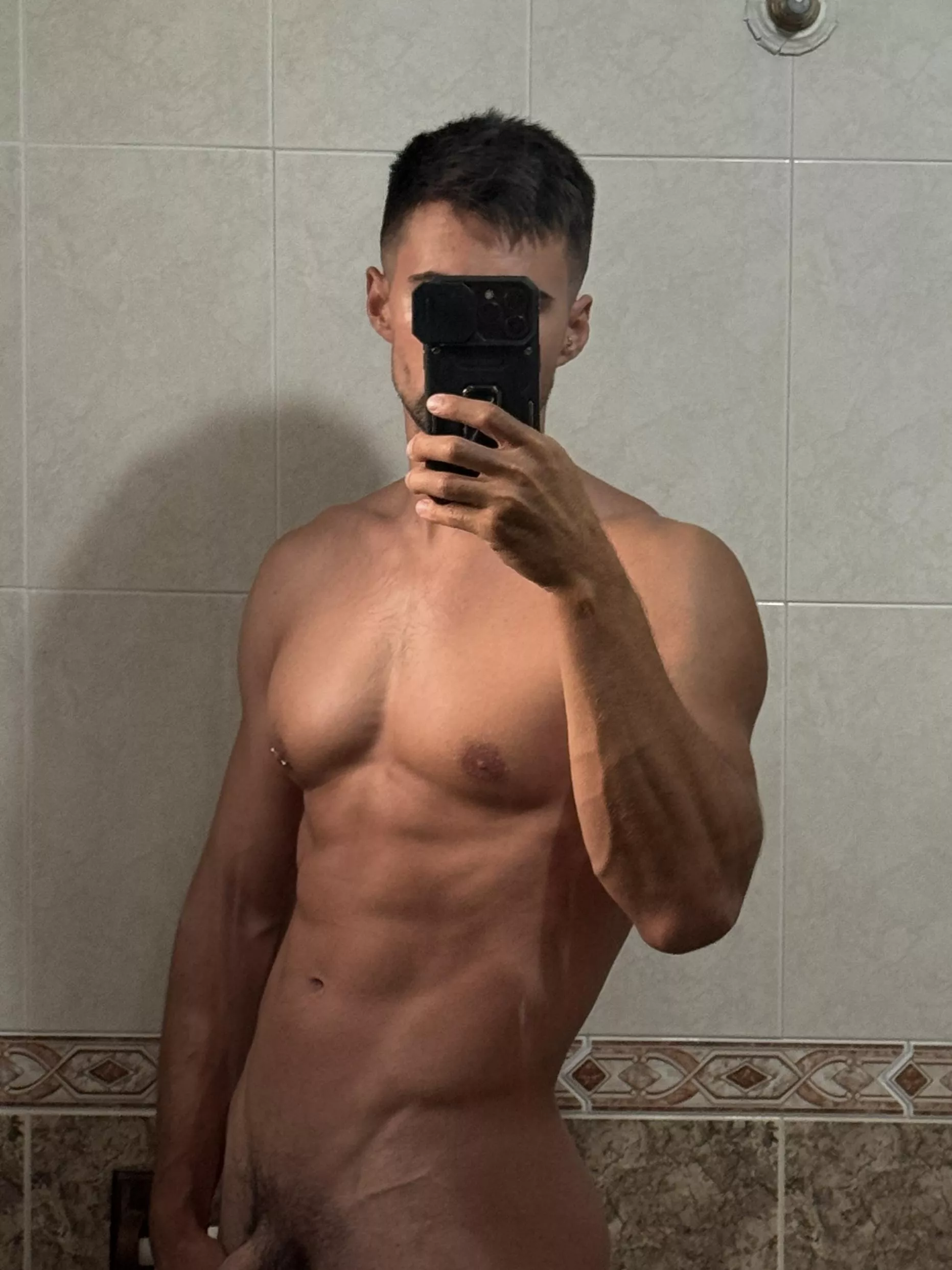 that V makes my body look so good posted by Juana_Avocados