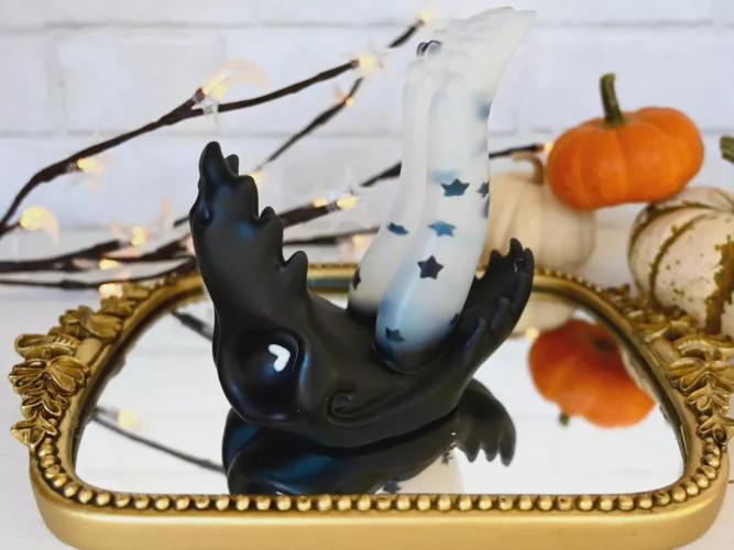 Today I snagged the starry goth Marrow of my dreams from Colorful Cook 💀🖤 small/soft with nc 0031 tongue split  by 0ilSoakedRag