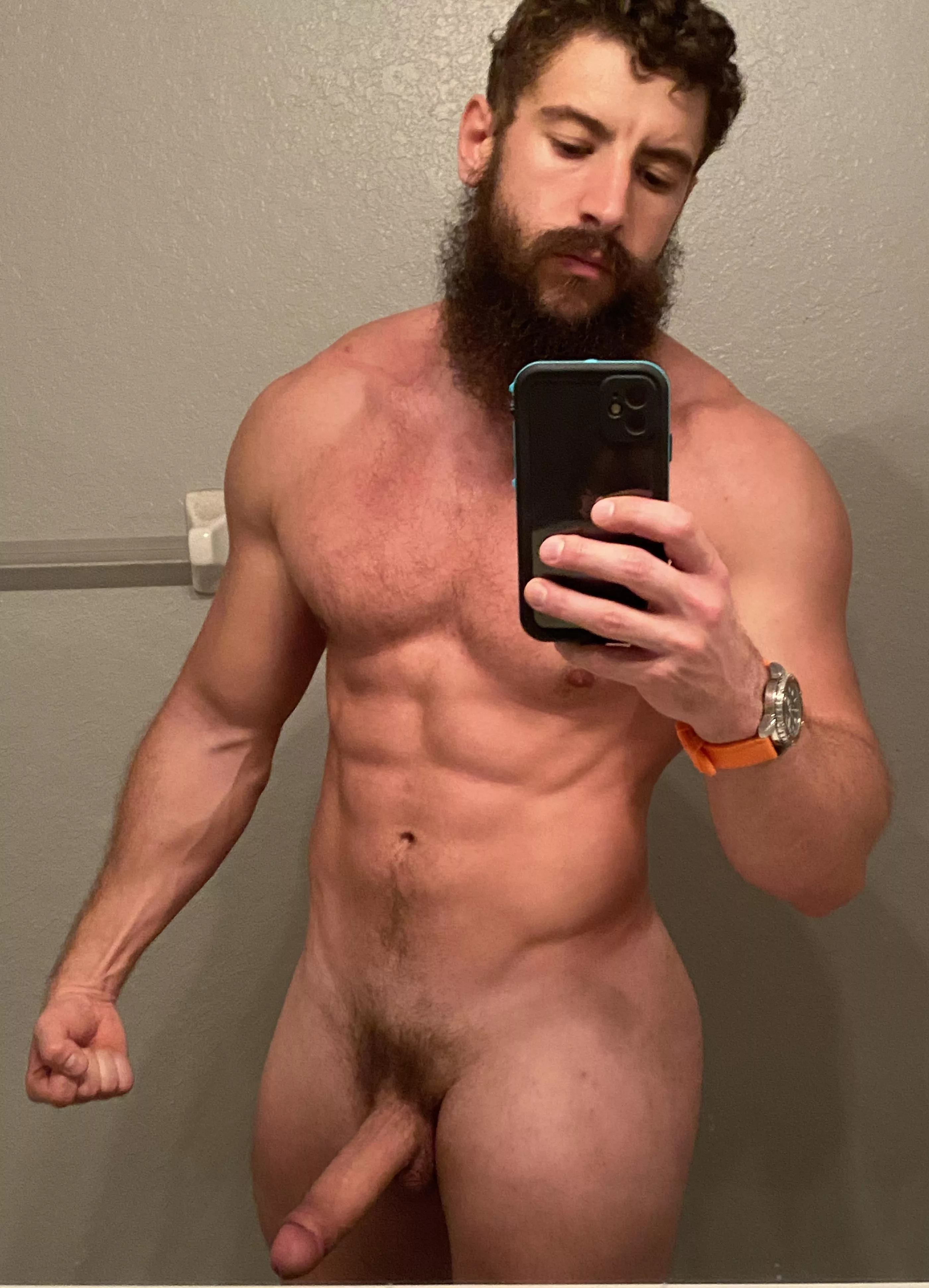 Wanna cuddle on a lazy Sunday?😉 posted by GuestOk4188