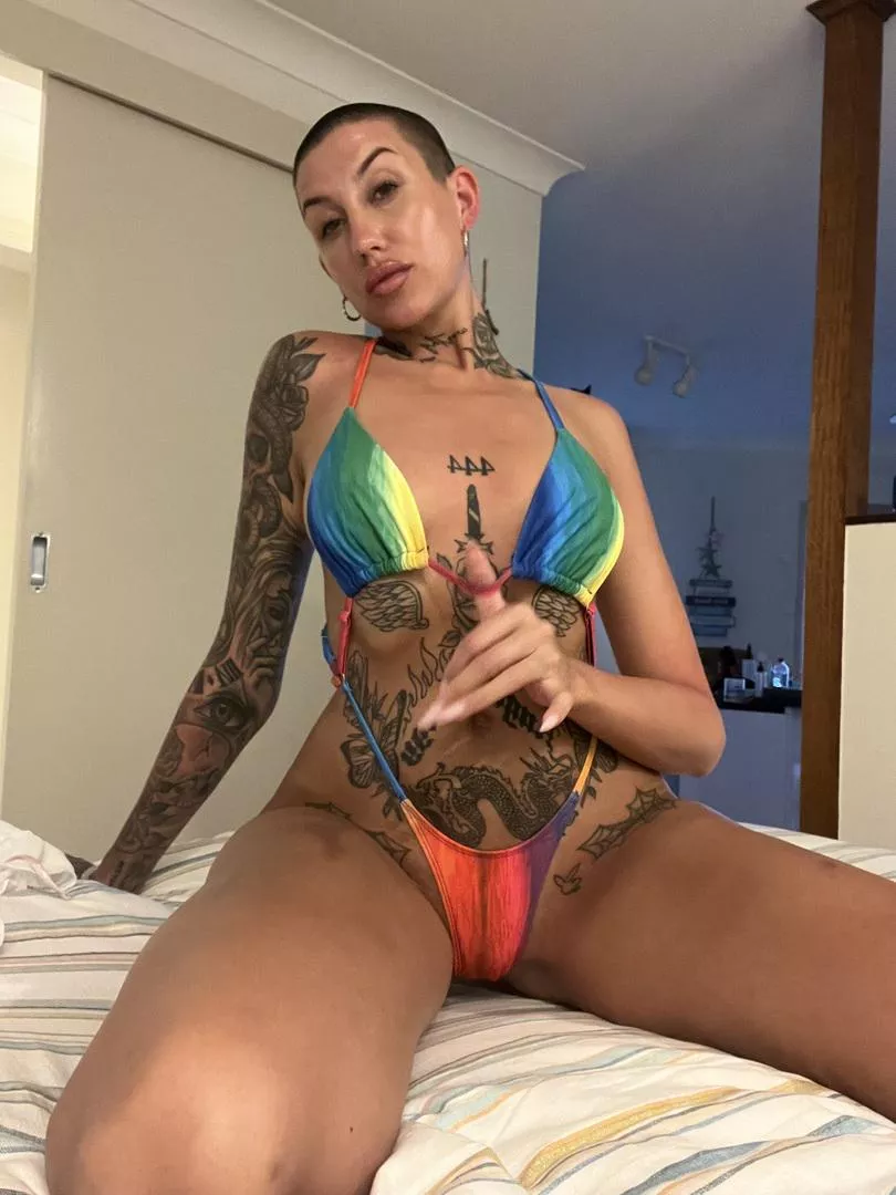 Wanna touch my head? posted by Bubbly-Lilianna