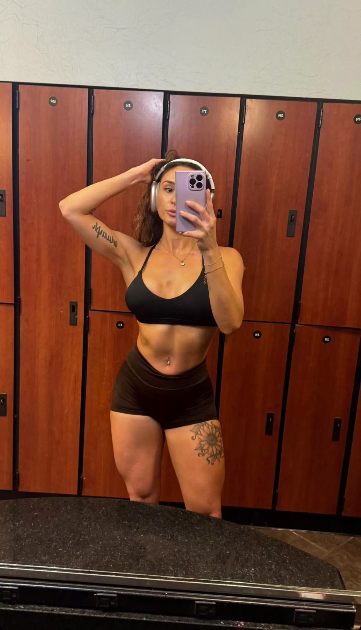 Who doesn’t love an older guy:) posted by Taystewwwwww