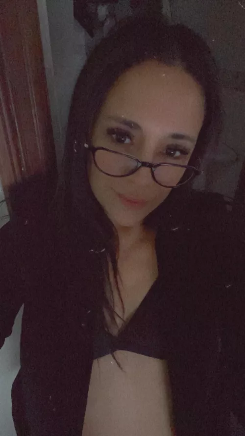 A 47 year old milf who wants to have fun! happy monday! by veroonic_a