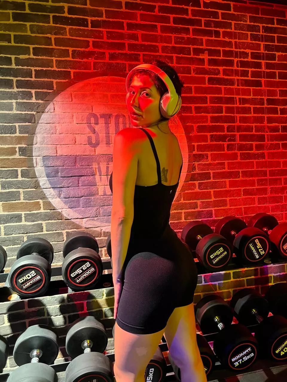 Best place to take pics posted by curvy_babygirll