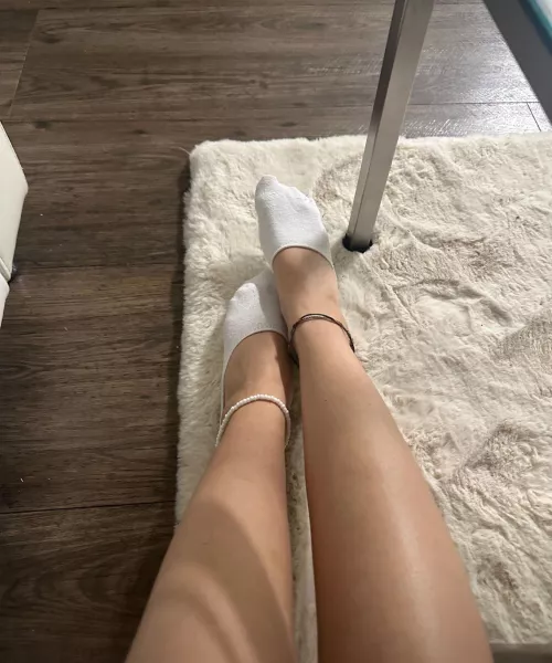 can you tell what I'm feeling just by looking at my toes? let's see your skills.[oc] by CrushonWifey