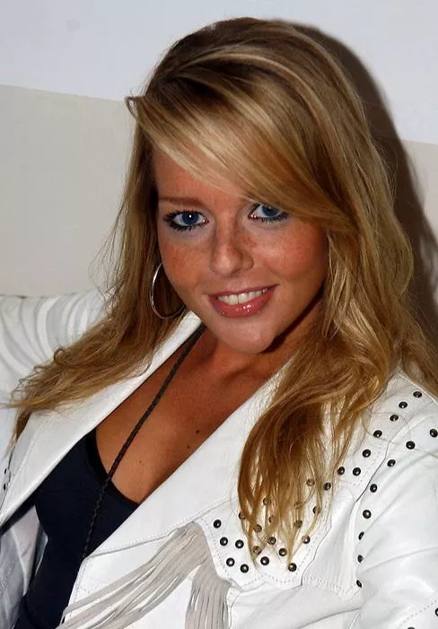 Chantal Janzen  posted by SimFloor92