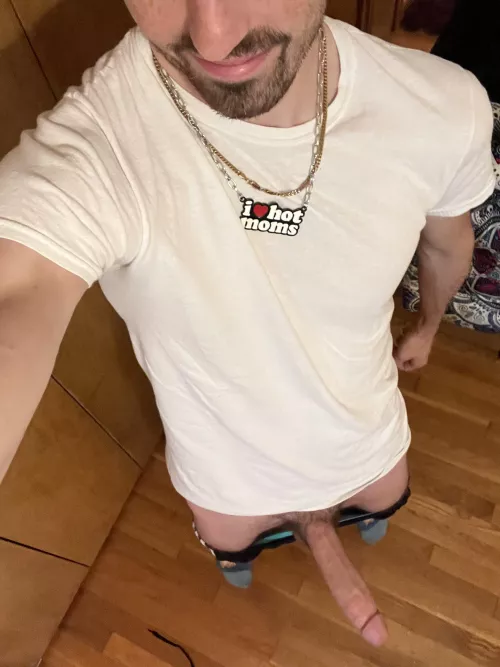 Do hot moms ❤️ this? by TabooAmbition