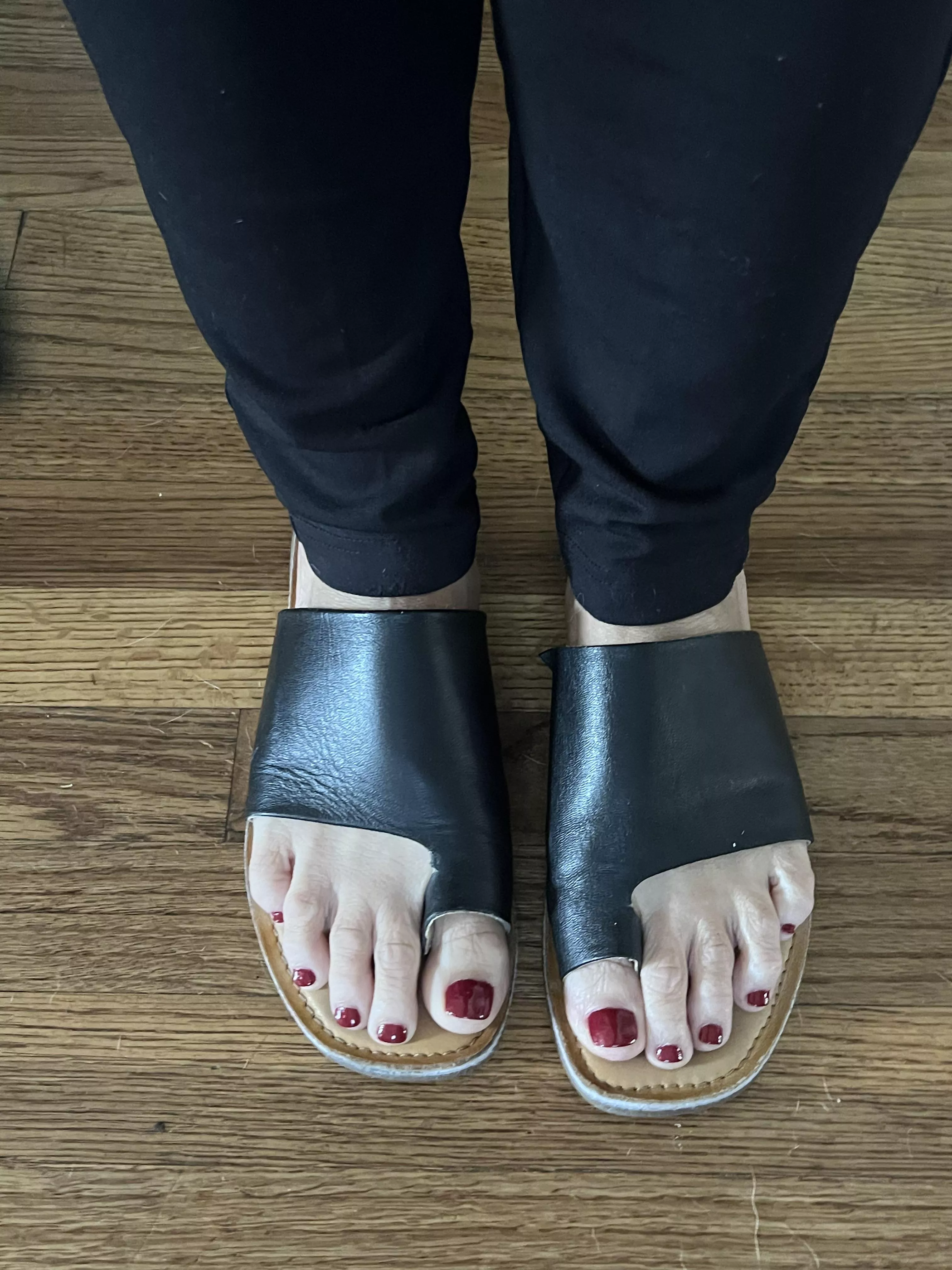 Feet & Whole Body Massage posted by CurvyCuteMama