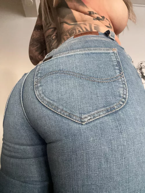 Gillar du jeansrumppor? by Comfortable-Flight39