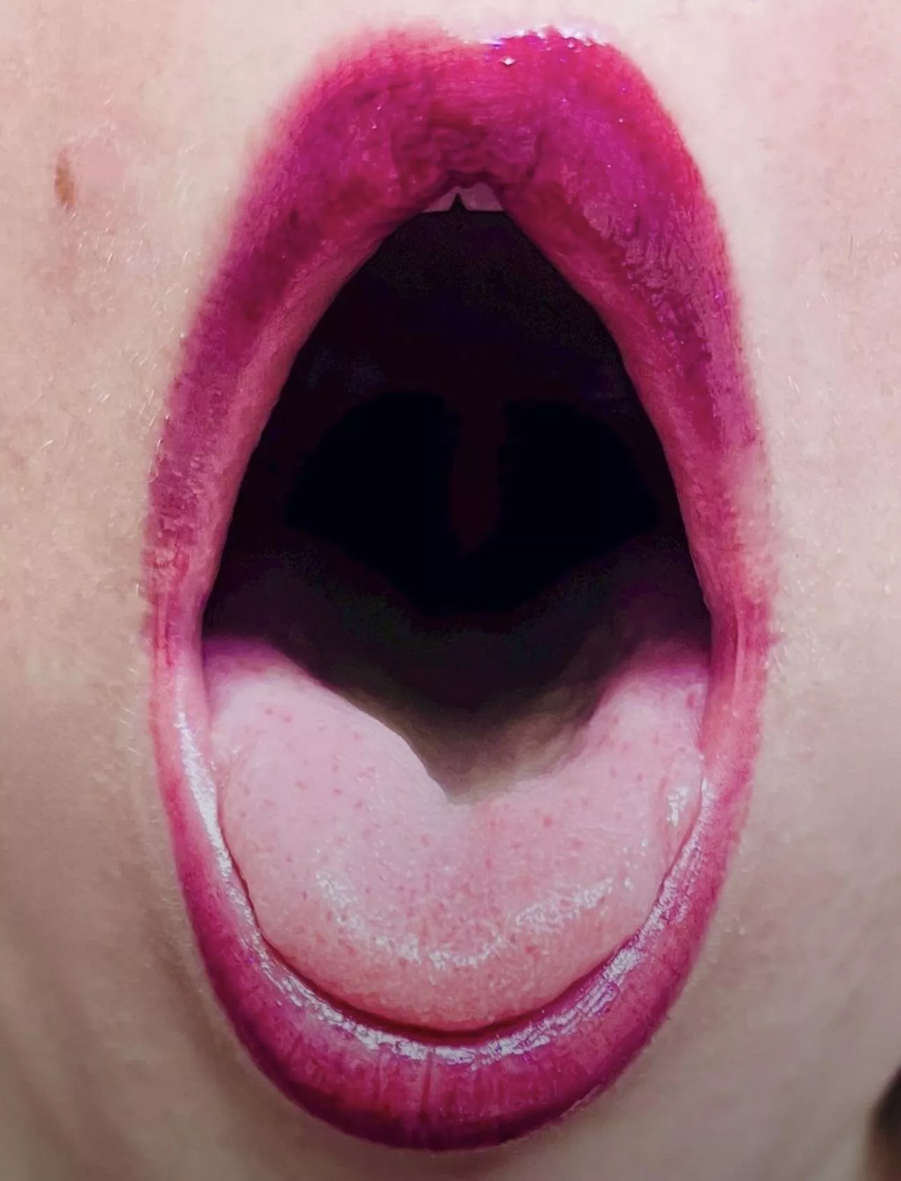 hey x posted by artsyelly