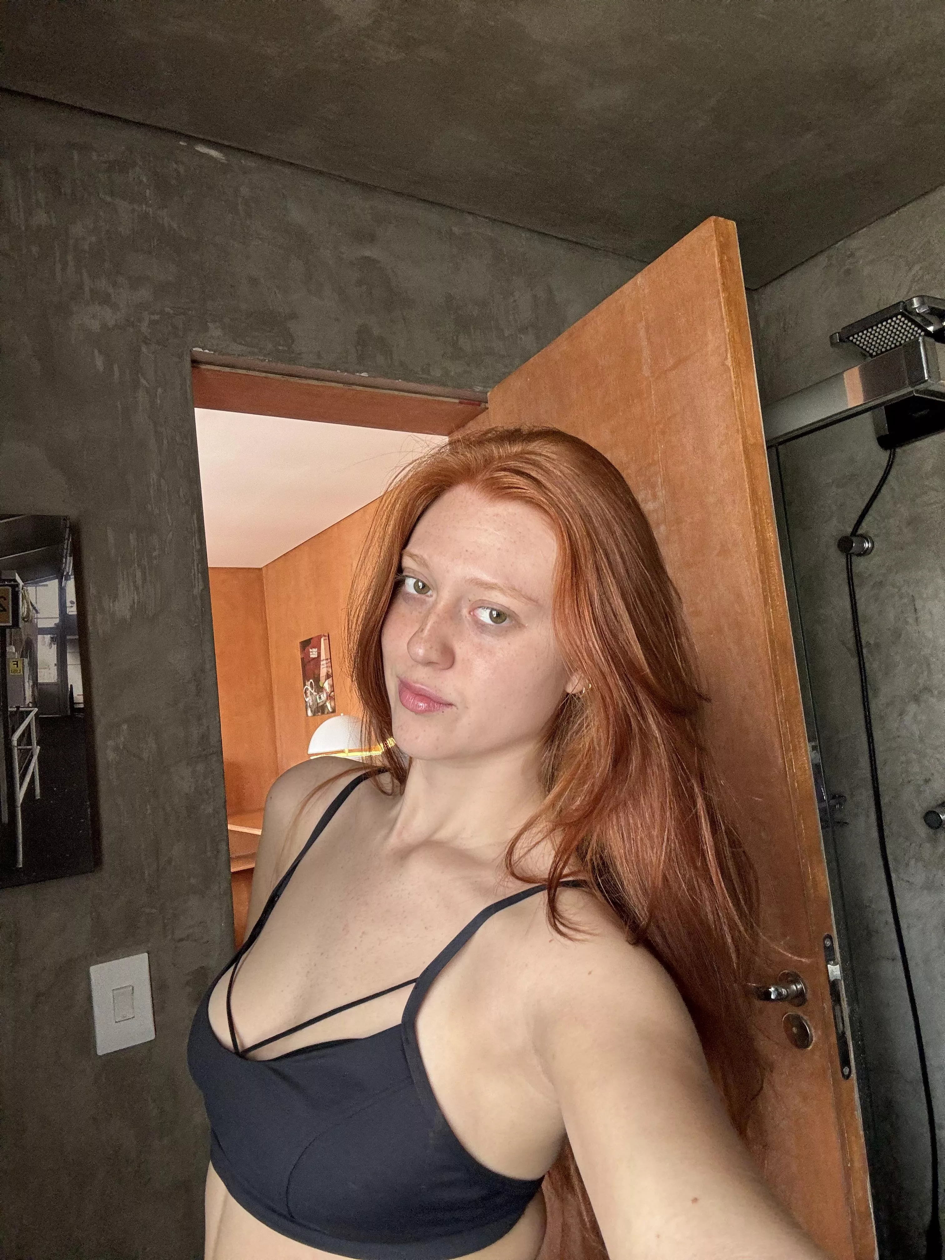 hometownhottie posted by temptingmaskof