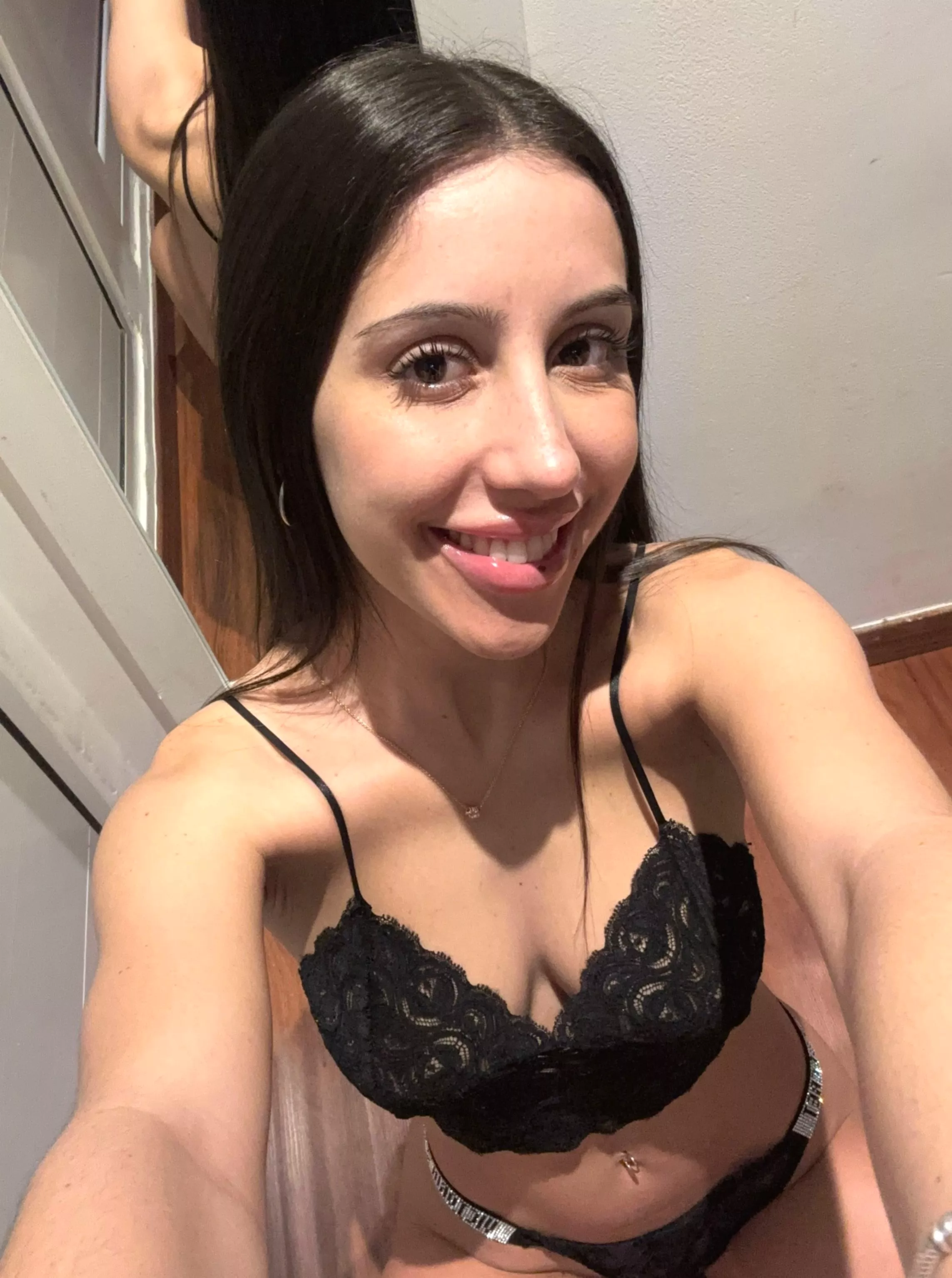 Hometownhottie posted by teensyoliviaa