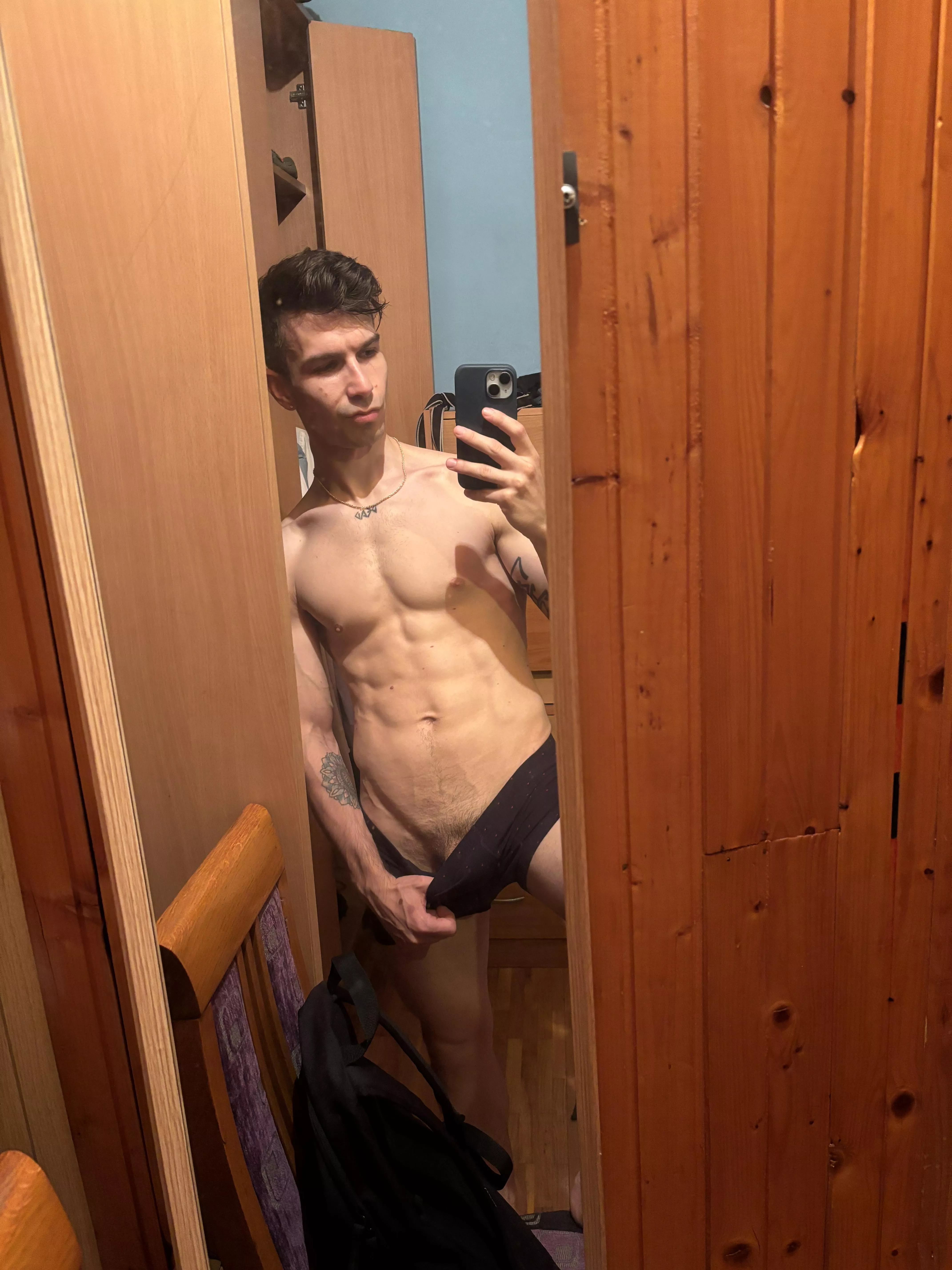 I need someone to lick me😋 posted by Practical-Market2719