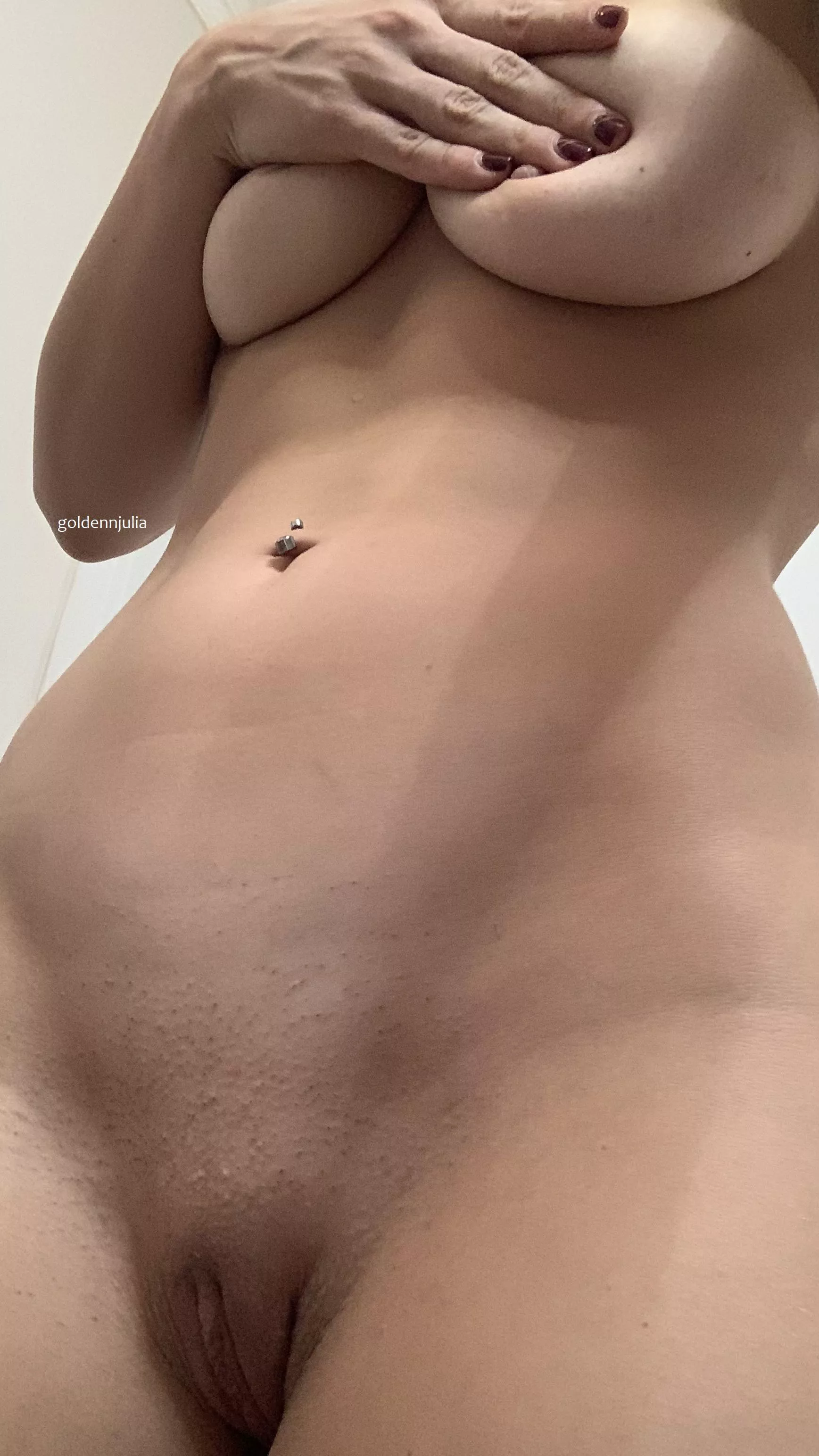 Just a little something to get you hard today <3 posted by goldennjulia