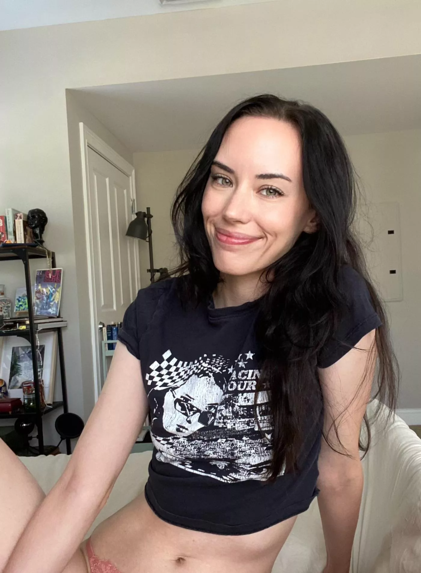 Just hanging [f]or the day posted by aemiliusfox