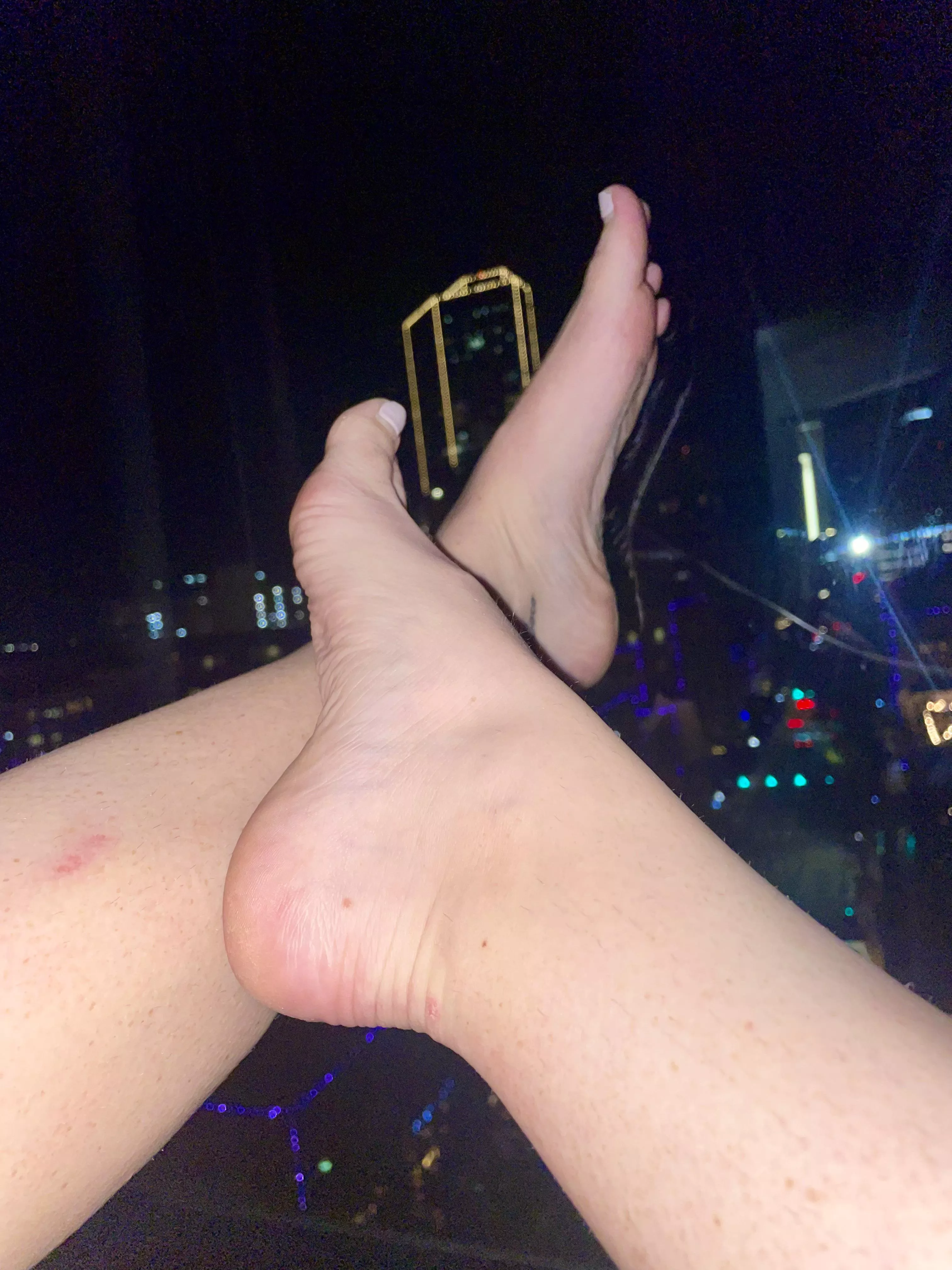 Kickin it at the hotel  posted by synersonly