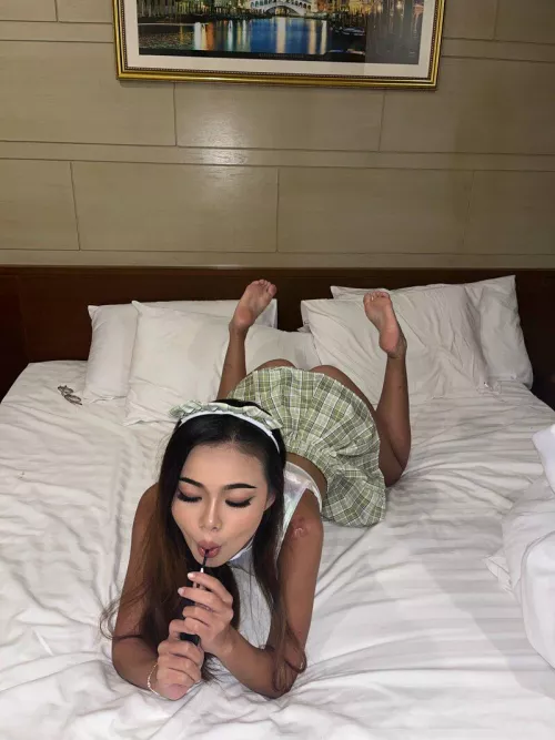 Lick my toes and tongue by stunning_spoiler