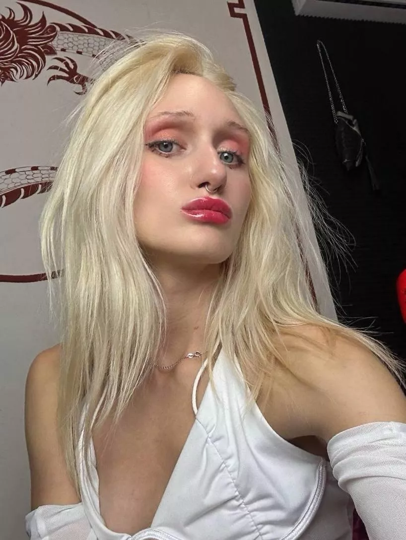 Like angel posted by SweetpetiteChik