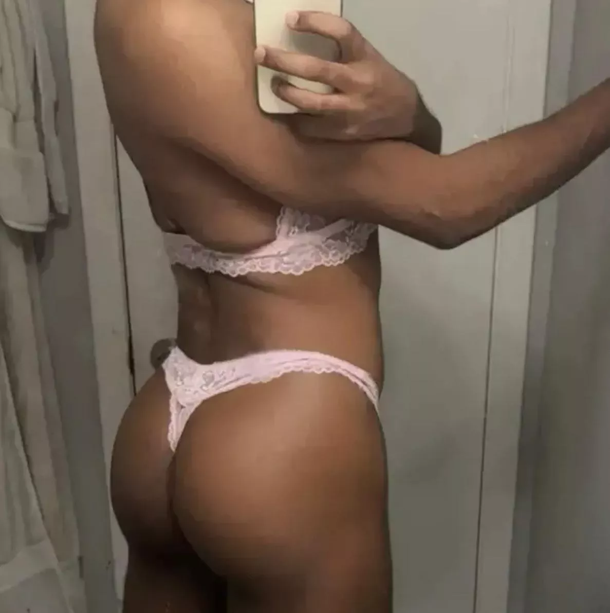 Looking for fat ass in lingerie? I’m your femboy 😋 posted by Malcstooshie777