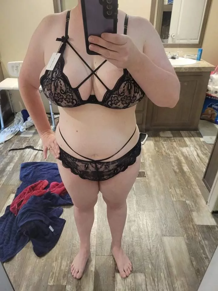 Looking for woman or couple posted by NoGuitar9563