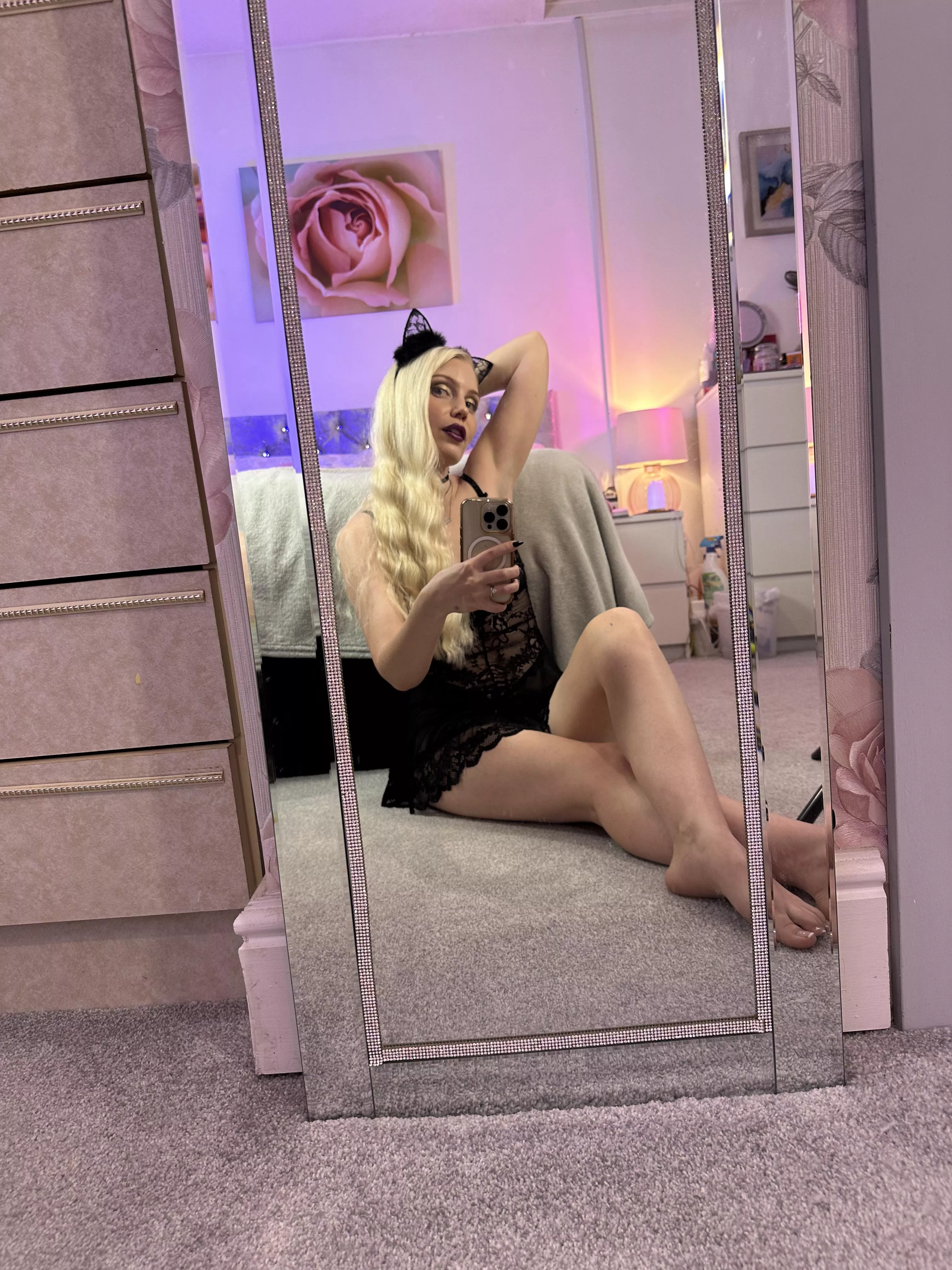 Mirror mirror on the wall who’s the fairest legs of all  posted by ittybityprettykitty