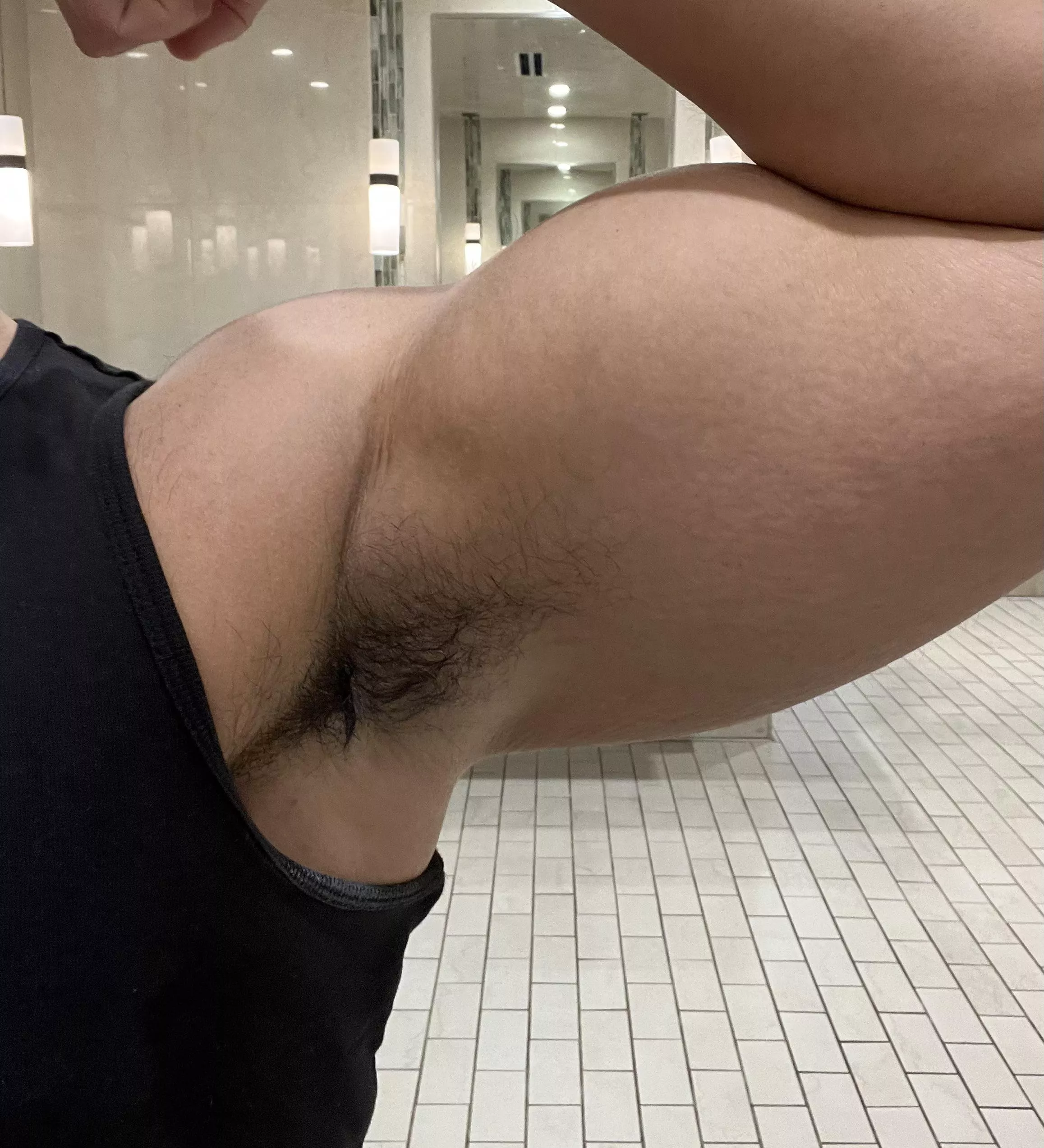 Monday gym session it was a sweaty one give em a sniff bro (30) posted by guywithabush