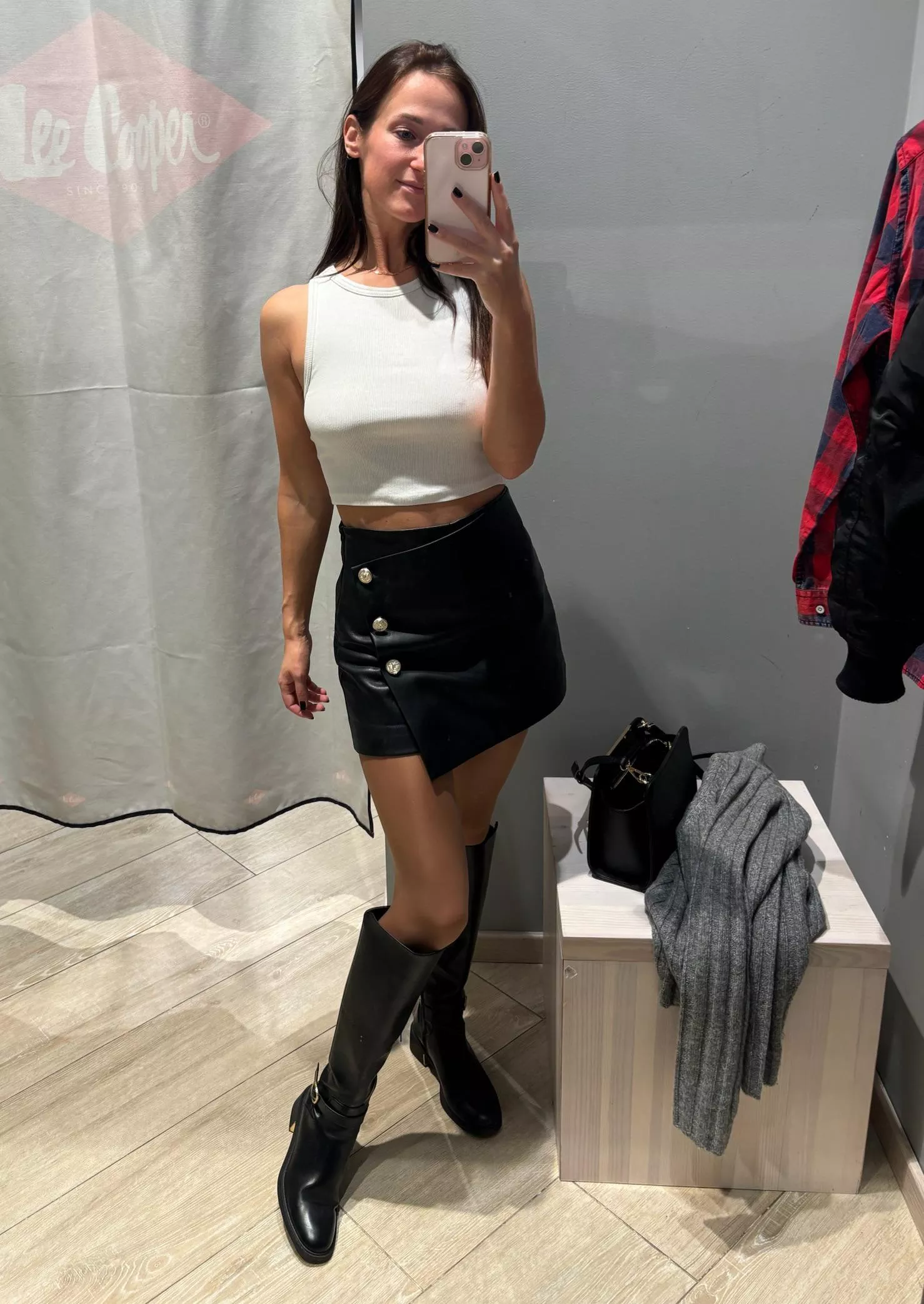 Plenty room for you to come in;) posted by TheEmilyXrose