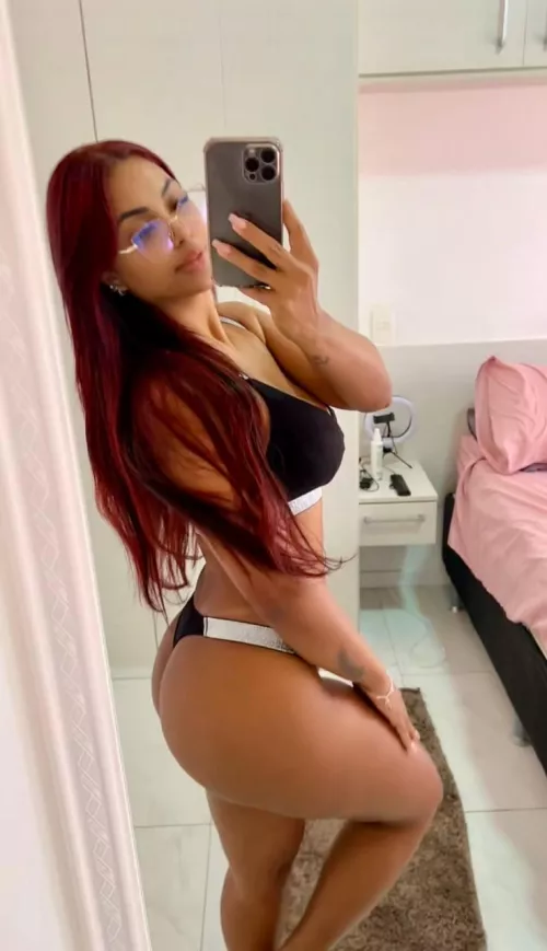 Showing off my curvy body for you by TurbulentYogurts