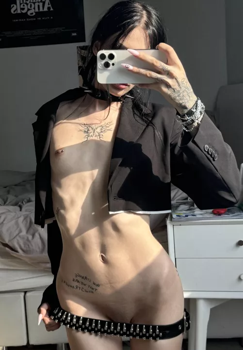 Suck my pierced nipples by kaiko_riko