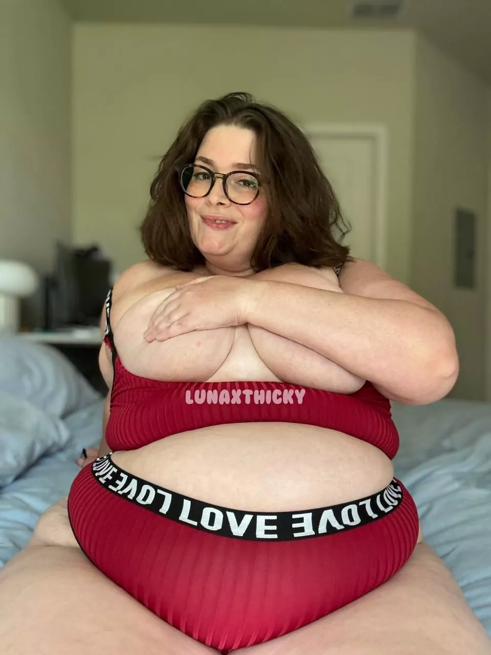 suck on my tits posted by lunaxthicky