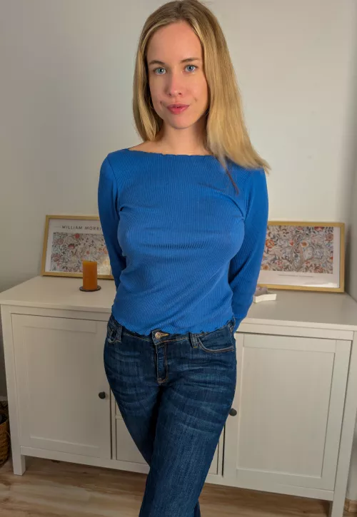 The blue shirt suits my eyes [F] by naturalgirl_mel