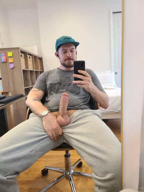 This is how I wfh by bigthickdaddy454