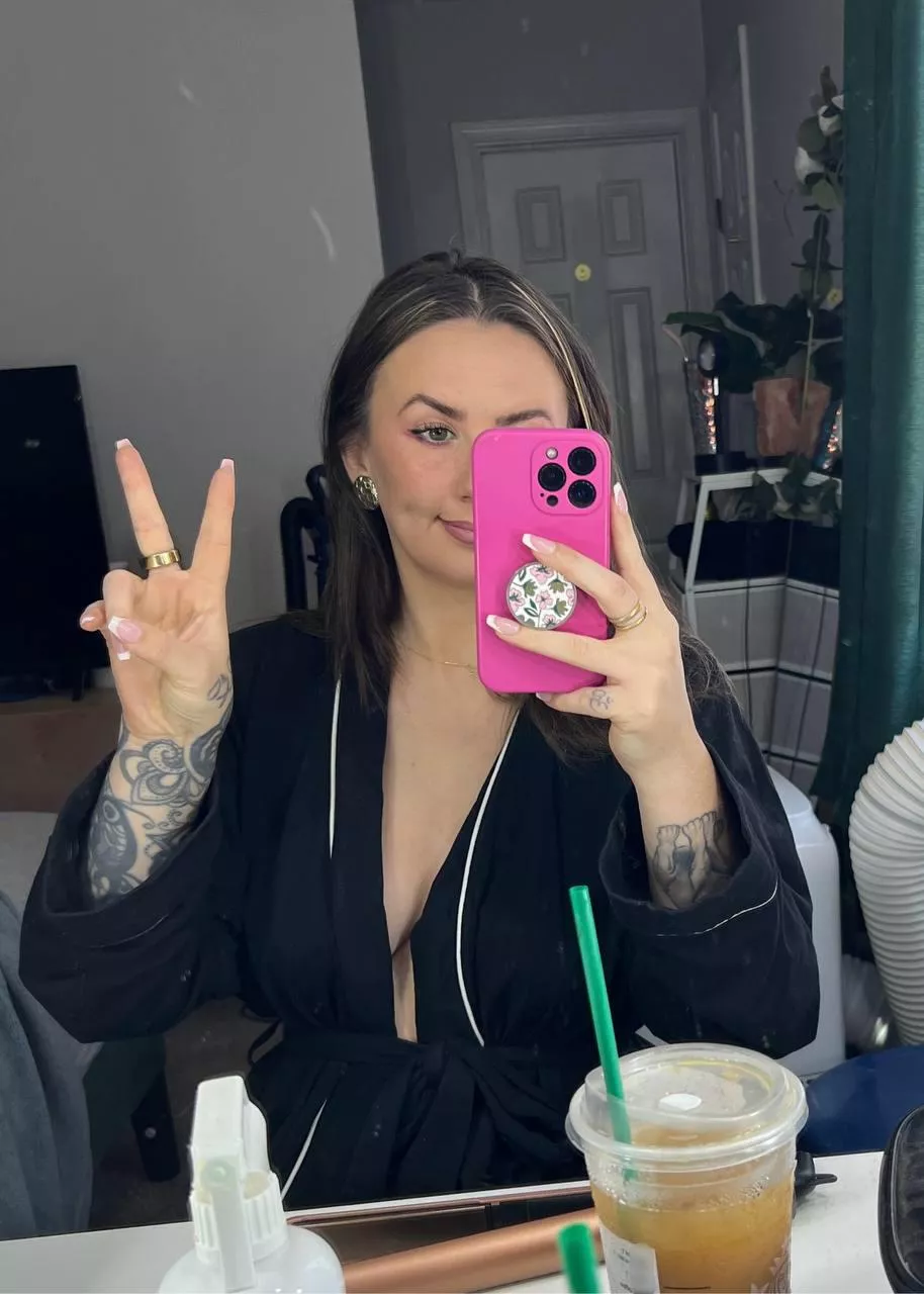 true story I really like this phone case and wanted to see if anyone else [F] elt the same  posted by tlmxoxo