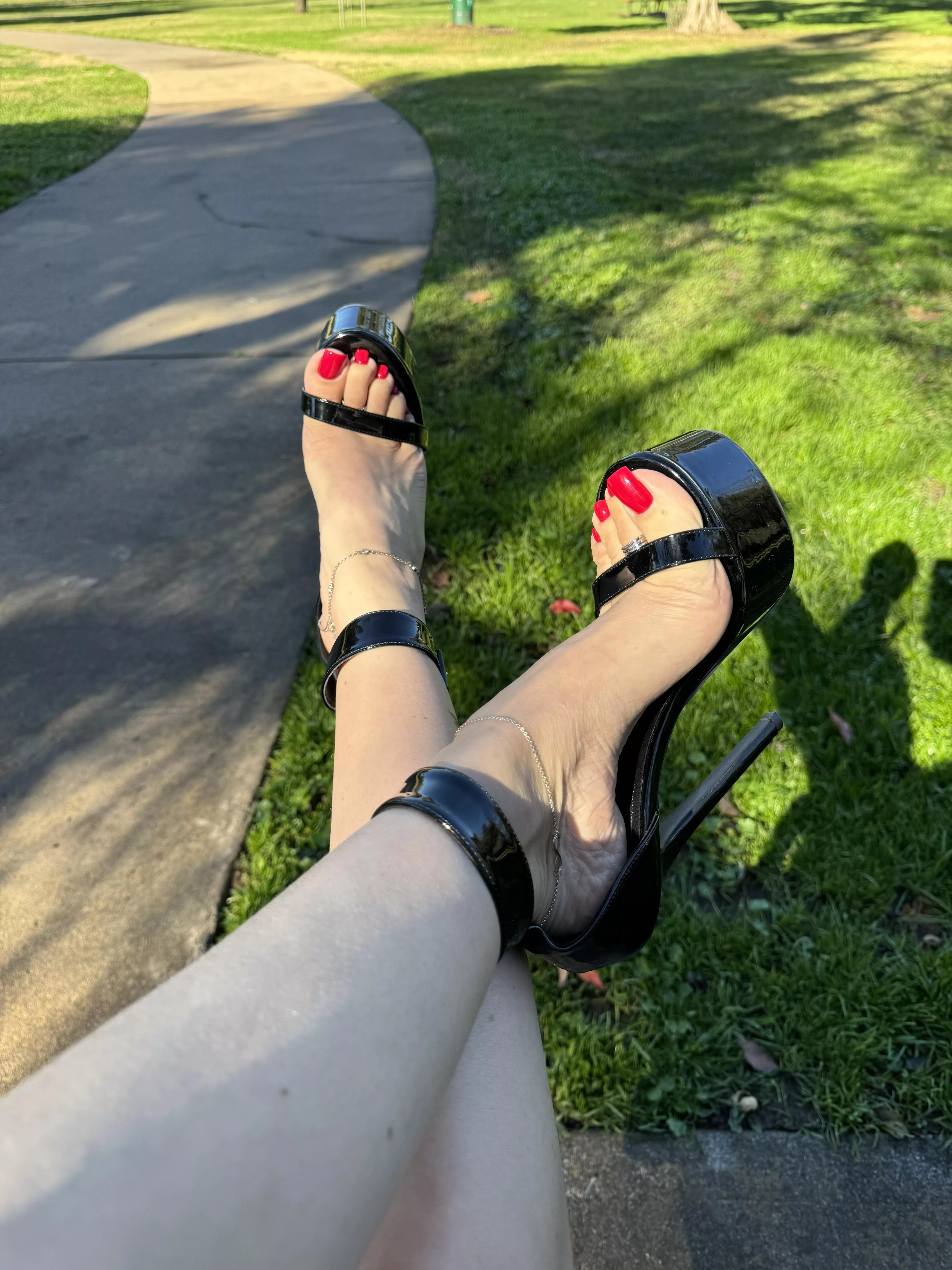 What about my new black pleasers? 🖤 posted by missheels07