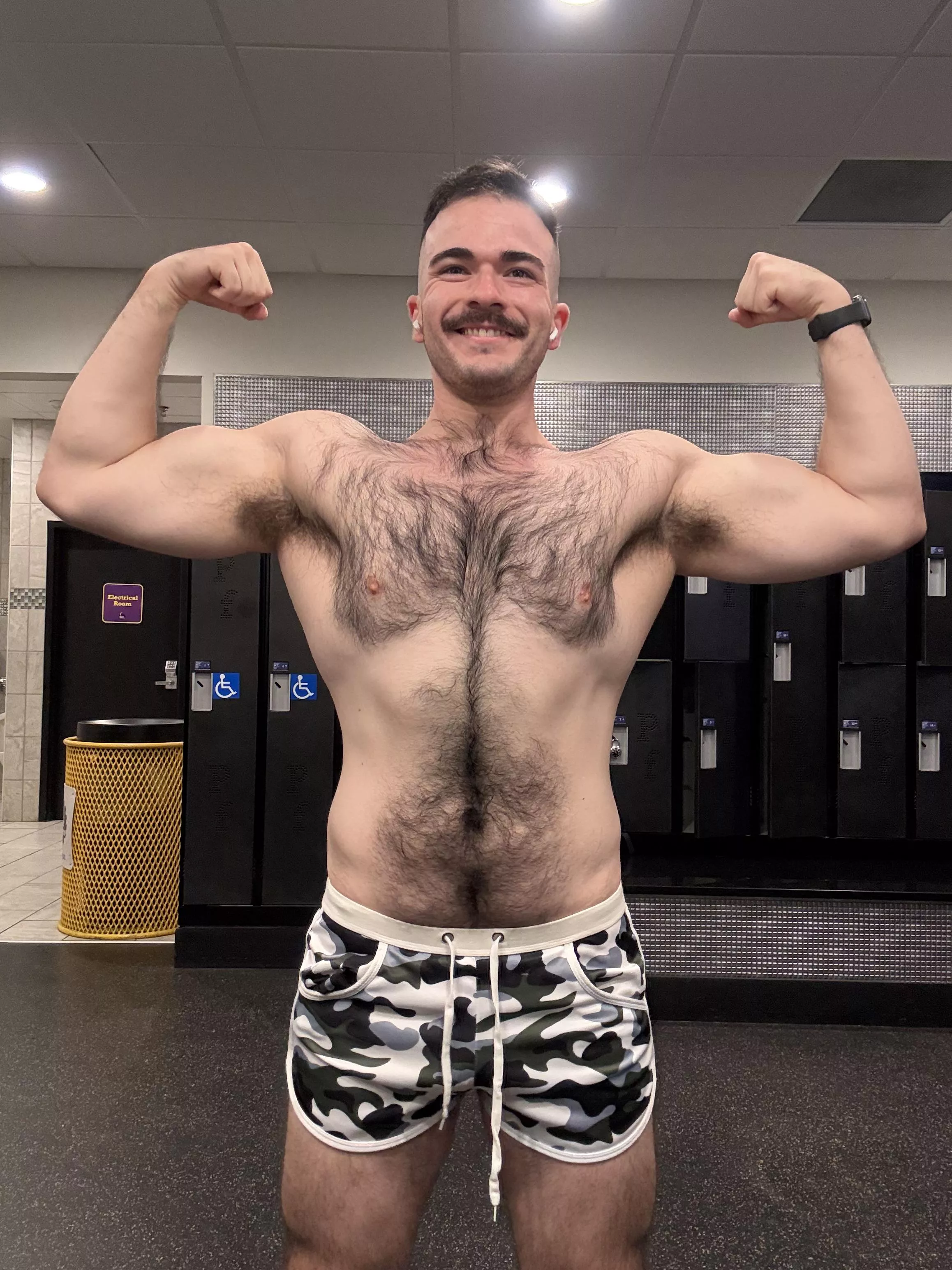 You diggin my gains Bro? Got a fresh pump just for you to admire me. posted by AdjectiveOtter