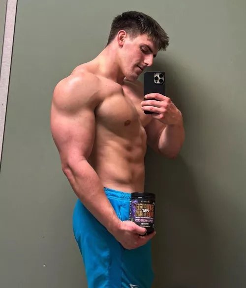 Your wallet begs for me.  by Jocksolesx