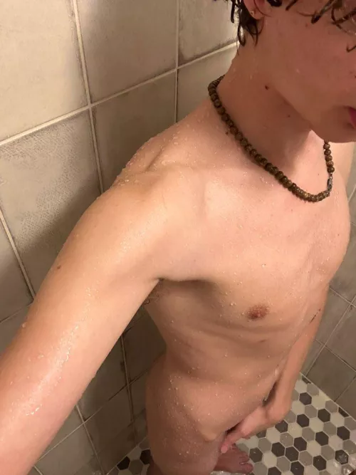 [18] back in the shower 👀 by f-off-