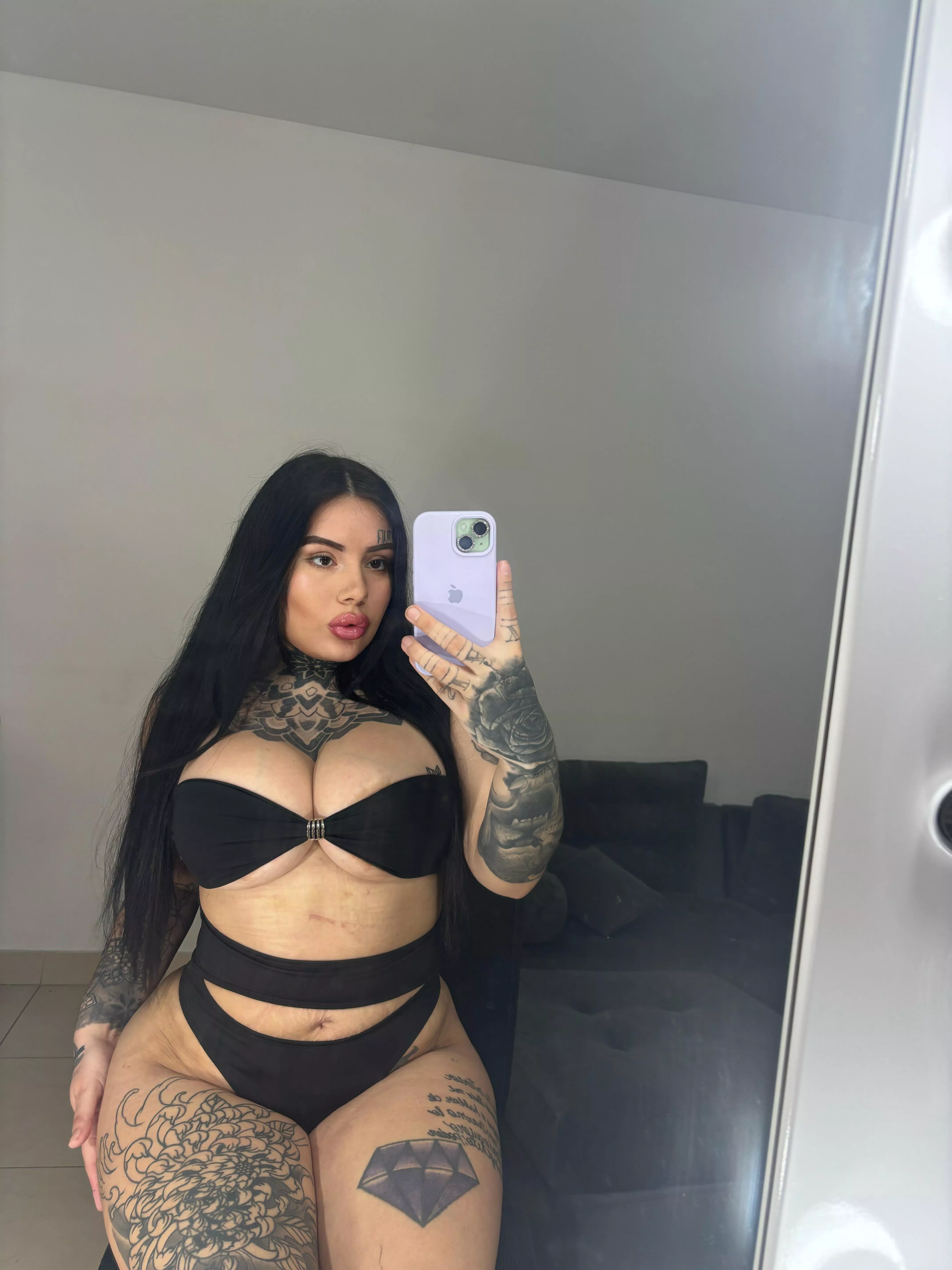 Do you have fetishes with my hair? tell me... posted by Jasmindoll