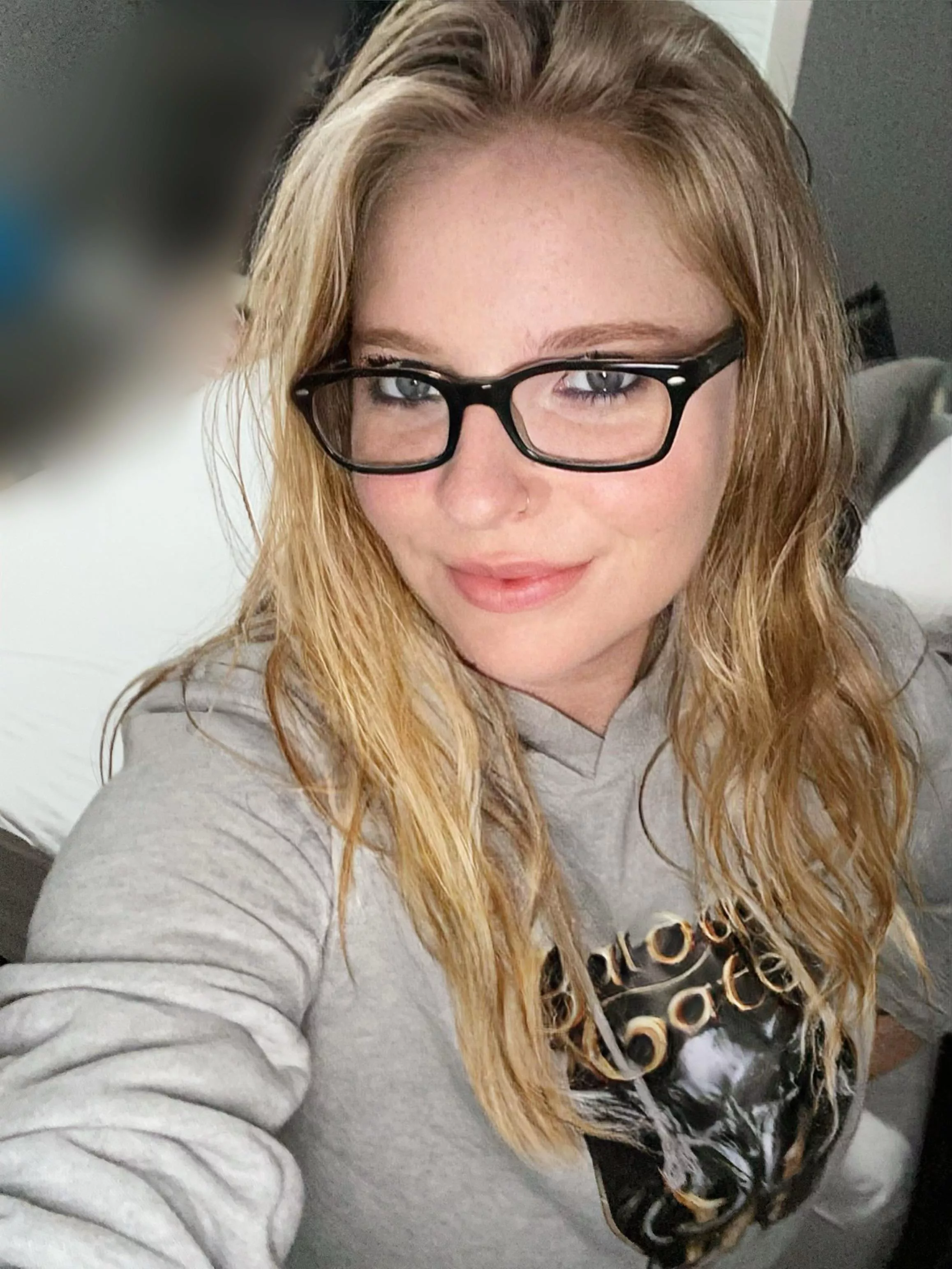 Does your mom play Baldur’s Gate? F33 posted by KT3111