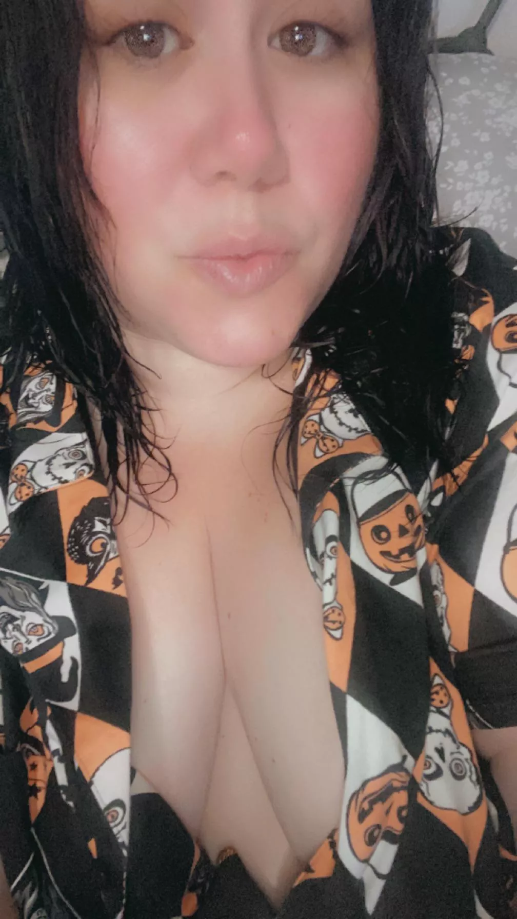 Freshly showered! Sad it isn’t Friday yet  posted by havingfunforme