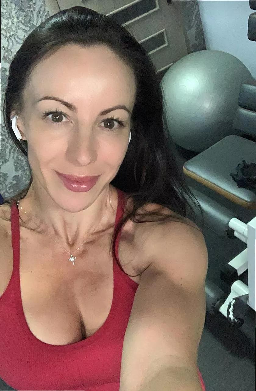 Hi, I'm freaky. What should I call you? posted by Muffin_Gem