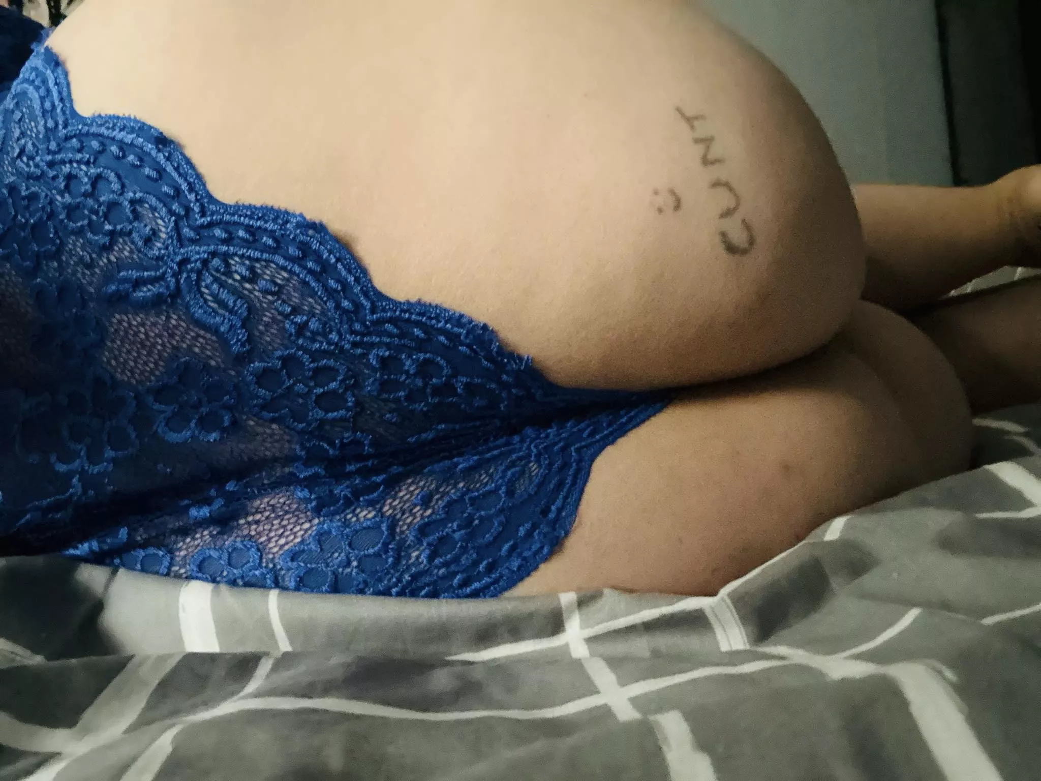 Hope you're having a great hump day everyone 🥰😝x posted by GothicGirl2828